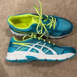 NWT ASICS Gel Contend Sneakers